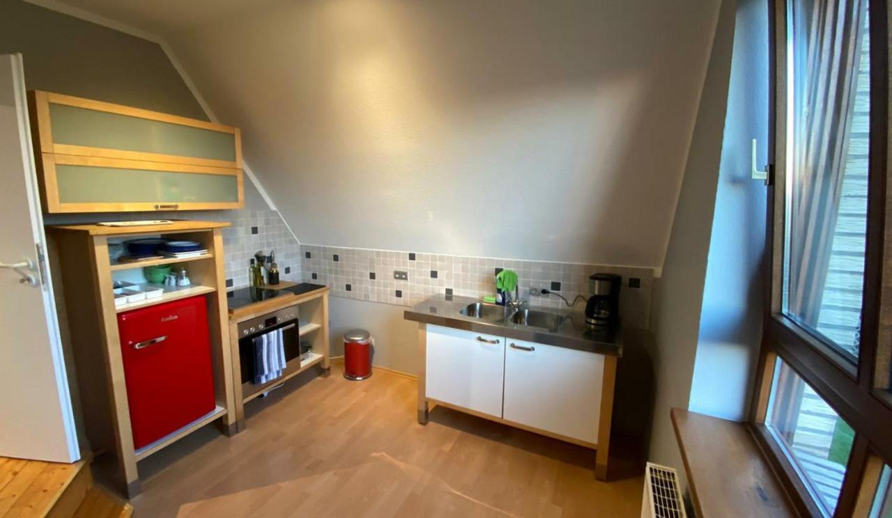 *To Hus* Wohnung Am Rande Von Jever Buitenkant foto